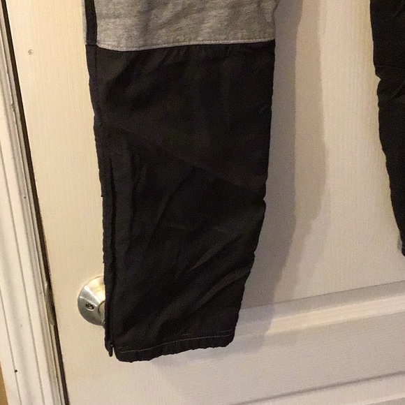 Adidas YXL (18/20) Gray Sweats with Black Stripes - Picture 5 of 7